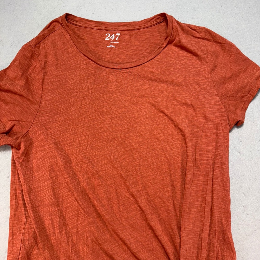 24/7 Comfort Apparel Women's Rust Twist Front Short Sleeve Round Neck Top